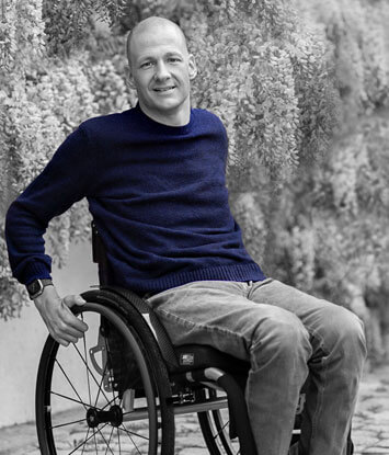 Alain Tuor Lifestyle-Pose