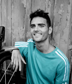 Ander Arteagabeitia Lifestyle-Pose