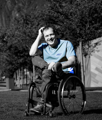 Albert Llovera Lifestyle-Pose