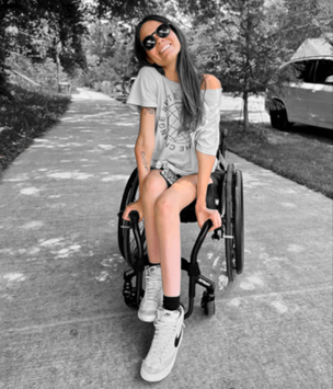 Eden Schroeder Lifestyle-Pose